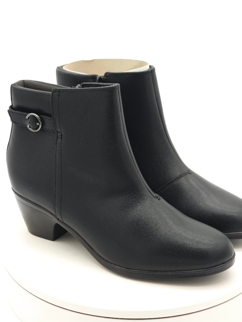 Clarks Emily2 Belle Black Leather Ankle Boots Women’s Size 11 M